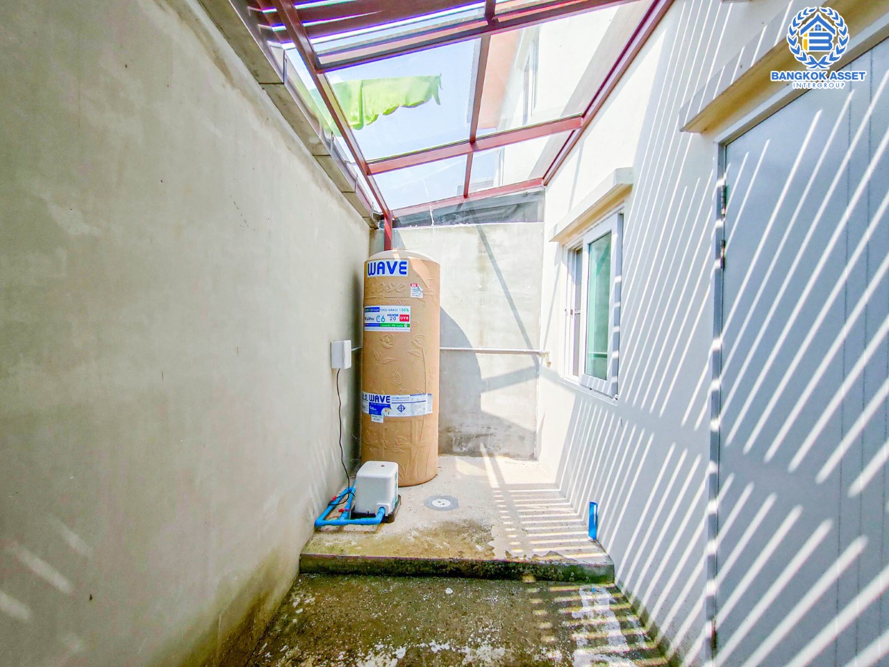 ทาวน์เฮ้าส์มือสองย่านนนทบุรี ม.โกลเด้นทาวน์ ชัยพฤกษ์-วงแหวน บนเนื้อที่ 16.5 ตร.ว. ฟังก์ชัน 2 ห้องนอน 2 ห้องน้ำ 1 ที่จอดรถ ต่อเติมหลังคาโรงรถพร้อม ทำเลเชื่อมต่อถ.บางกรวย-ไทรน้อย, ถ.กาญจนาภิเษก, ถ.ชัยพฤกษ์ ใกล้เซ็นทรัลเวสต์เกต